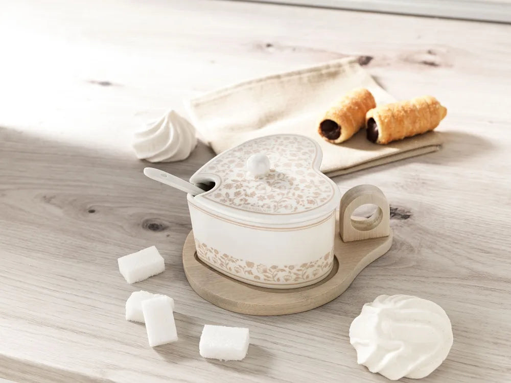 Azucarero de porcelana blanca con diseño floral 'Campo Ai Fiori' y base/tapa de bambú natural.
