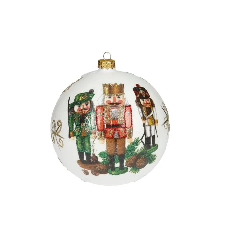Bola de Navidad Schiaccianoci de 15 cm, pintada a mano, con la figura de un cascanueces detallada sobre fondo blanco.