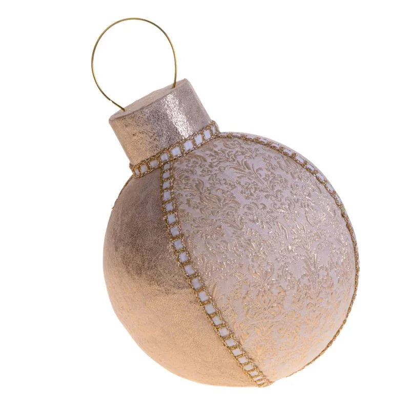 Bola de Navidad redonda con acabado en terciopelo color champagne, con dimensiones de 24 x 20 x 29 cm.