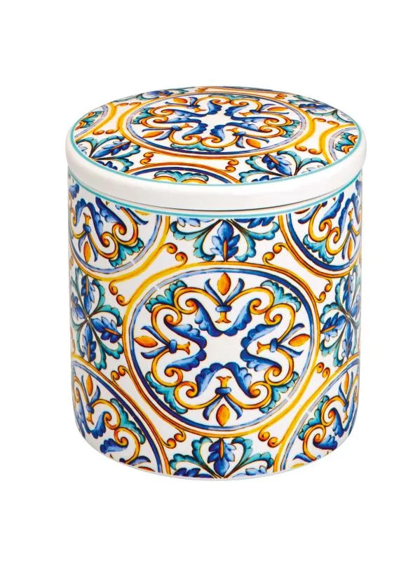 Bote de porcelana New Bone China modelo Medicis, con dimensiones de 10x10 cm.
