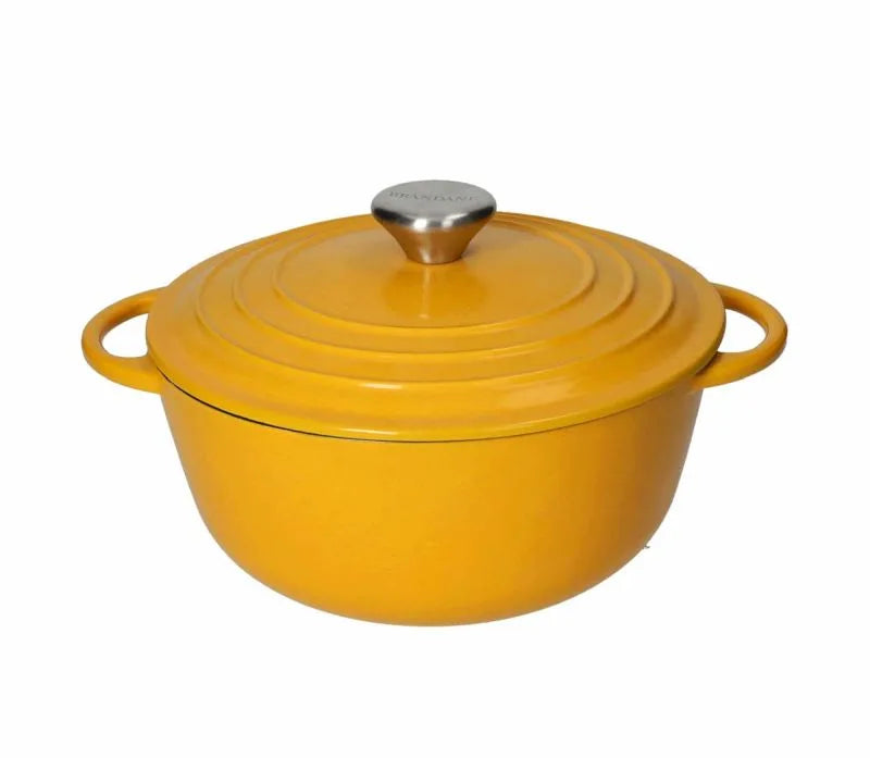 Cocotte de hierro fundido esmaltado amarilla de 4 litros con tapa.
