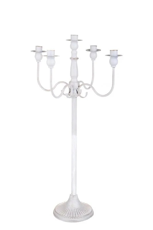 Candelabro de 5 brazos en color negro, de 44 x 75 cm, con un diseño clásico y elegante.