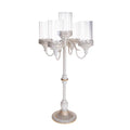 Candelabro de 5 velas en color blanco envejecido, con una altura de 72 cm.