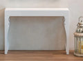 Consola lacada blanca de 110 cm con patas de MDF, vista frontal.