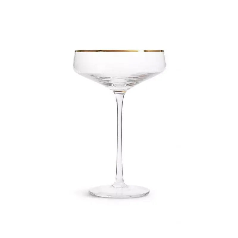 Copa Pompadour Gold con acabado dorado, presentada sobre un fondo neutro.