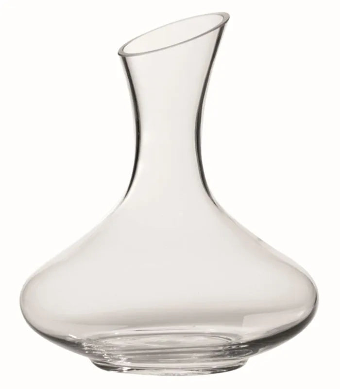 Decantador de cristal Brandani con capacidad de 0,75 litros, visto de frente.