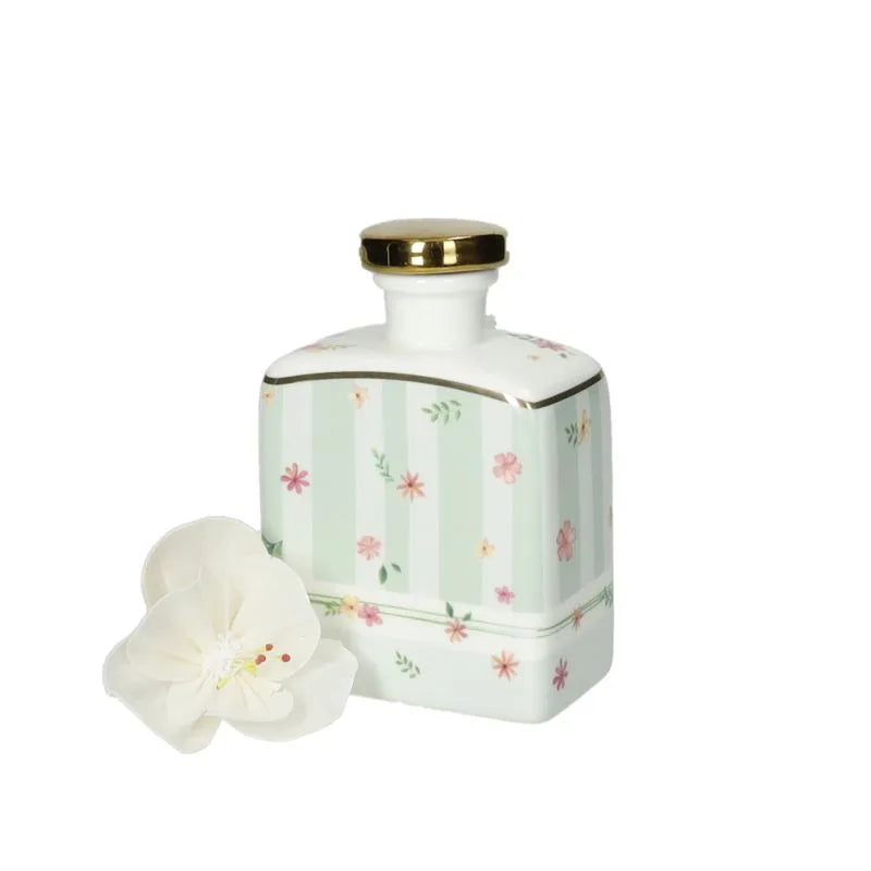 Difusor de fragancia Brandani modelo Polline en color verde, realizado en porcelana.