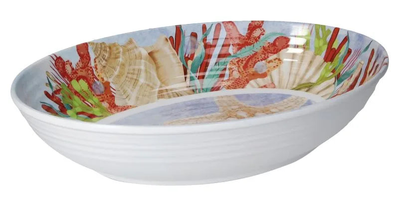 Ensaladera ovalada de melamina en color azul con diseño inspirado en el océano, mide 33 cm.