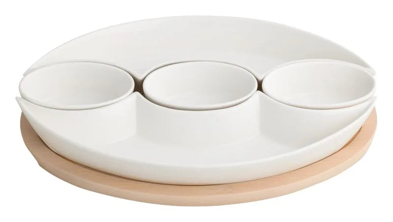 Entremesera de porcelana blanca con diseño trenzado y base de bambú natural.