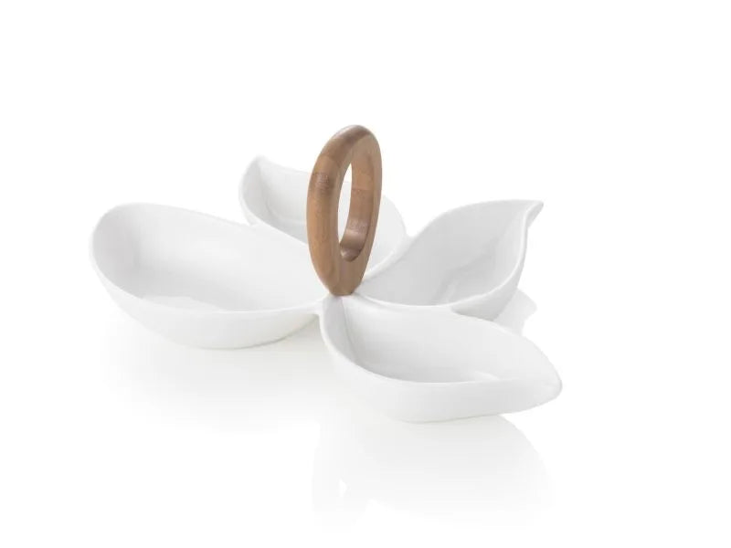 Entremesero de porcelana blanca con forma de pulpo y base de bambú, presentado sobre una superficie neutra.