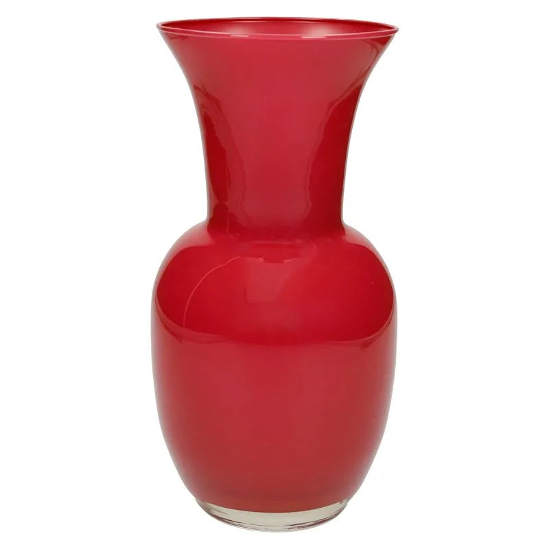 Florero Argo Rojo de Brandani, con forma cilíndrica y acabado liso en color rojo intenso.