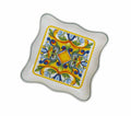 Pequeña fuente cuadrada de porcelana amarilla, colección Citrus, vista superior.