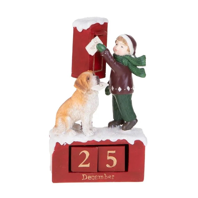 Figura de un niño con un buzón de cartas, decorado con motivos navideños, marca Brandani.