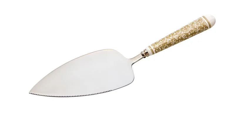 Pala para tarta "Rizos de Hada" de Brandani, con hoja de acero inoxidable y mango de cerámica blanco con detalles rizados.
