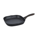 Plancha forjada con revestimiento de Brandani, ideal para la cocina moderna.