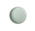 Plato hondo de gres blanco de la colección Fusion, con un diseño moderno y elegante.