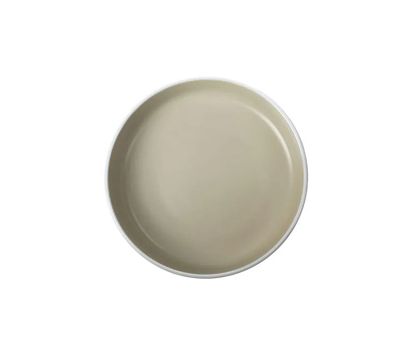 Plato hondo Fusion Arena Gres, fabricado en gres con acabado en tono arena.