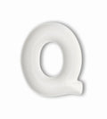 Letra 'Q' de porcelana blanca, diseño italiano.