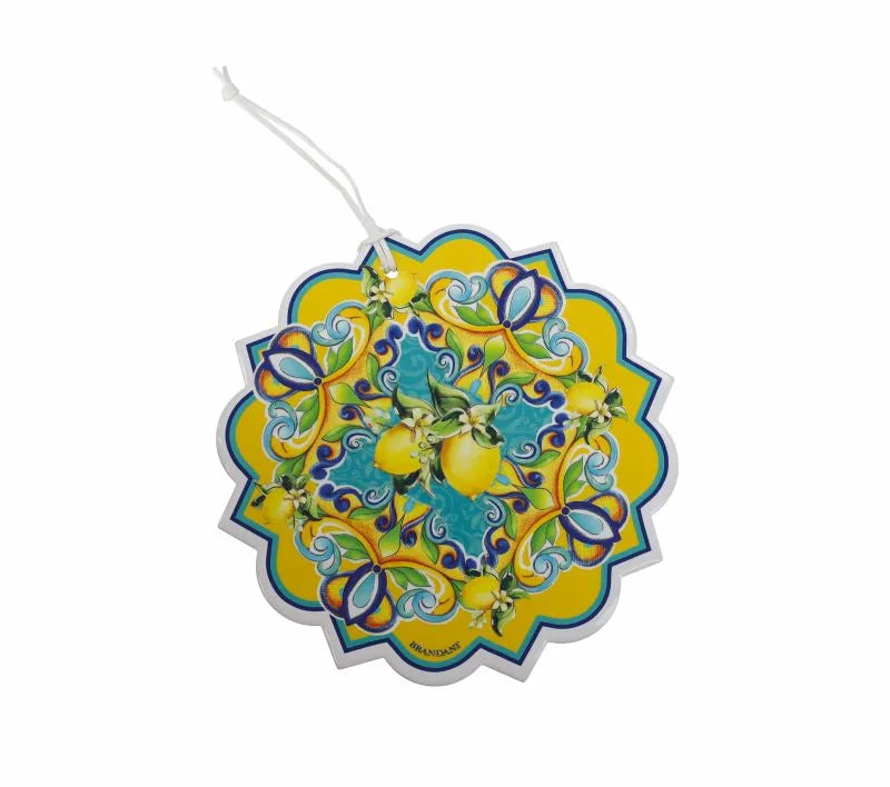 Salvamanteles de cerámica amarillo con diseño de cítricos, marca Brandani.