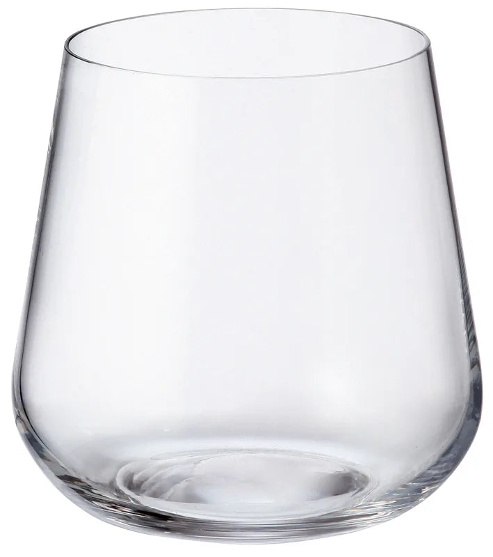 Set de 6 vasos de cristal modelo Bohemia, con diseño clásico y acabado transparente.