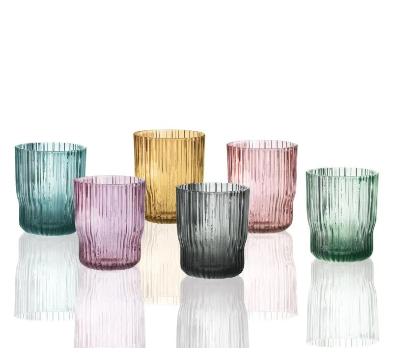 Set de 6 vasos Plisse de 10 cm de alto en colores surtidos.