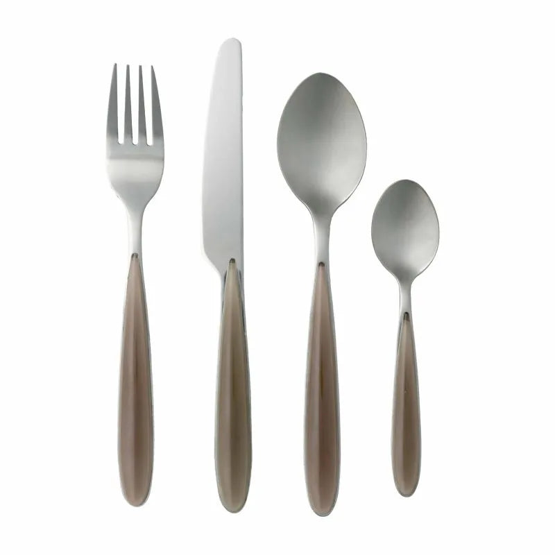 Set de 16 cubiertos Brandani de acero inoxidable en color gris con diseño de paloma.