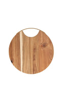 Tabla de cortar de madera de acacia con un mango metálico plateado, vista frontal.