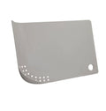 Tabla de cortar de color gris con un escurridor integrado, ideal para la preparación de alimentos en la cocina.