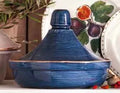 Tajine de cerámica azul con tapa de terracota, diseño Da Fuoco.
